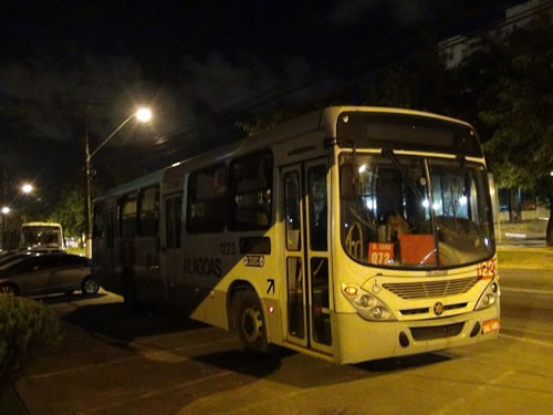  Policial civil é morto a tiros durante assalto a ônibus em Maceió