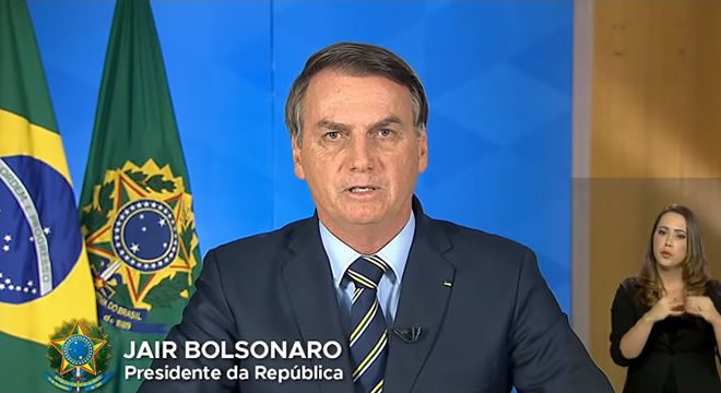 Em pronunciamento, Bolsonaro critica fechamento de escolas, ataca governadores e culpa mídia