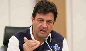 Mandetta elogia serviço de saúde no Ceará ao avaliar número de casos no estado