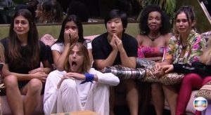 BBB 20: Participantes recebem notícia sobre coronavírus e choram abalados