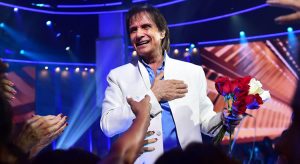 Por coronavírus, Roberto Carlos suspende turnê pelo Brasil