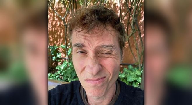 Dinho Ouro Preto, vocalista do Capital Inicial, é diagnosticado com coronavírus