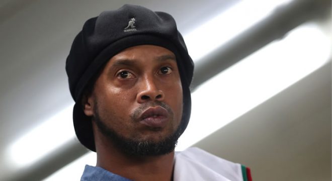 Justiça paraguaia mantém Ronaldinho Gaúcho na cadeia