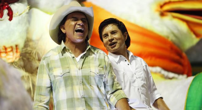 Chitãozinho e Xororó apoiam movimento para cantar ‘Evidências’ na janela