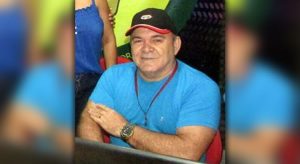 Colisão entre moto e carro deixa radialista ferido em Icó