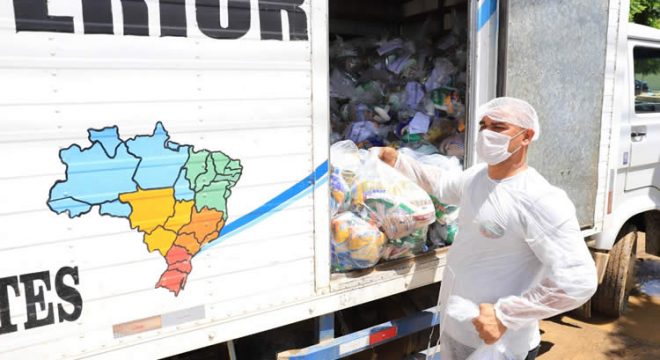 Educação de Juazeiro continua entrega de Alimentação Escolar e atendimento pedagógico