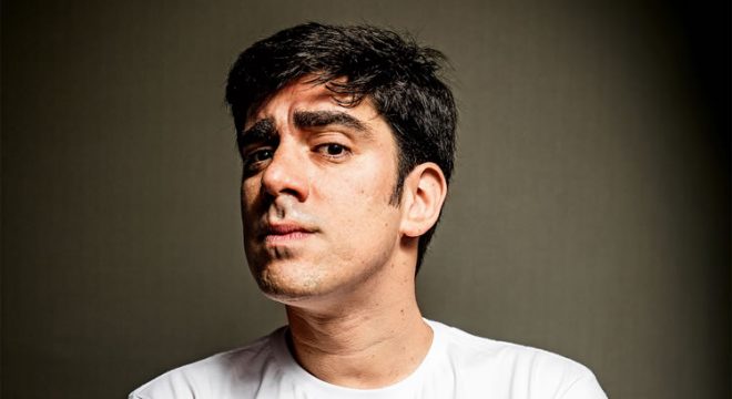 Marcelo Adnet revela ter sofrido abuso na infância e é atacado nas redes sociais