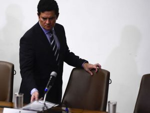 Bancada cearense repercute nova crise no governo Bolsonaro