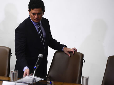 Bancada cearense repercute nova crise no governo Bolsonaro