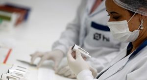 Ministério da Educação pede R$ 450 milhões para pesquisas contra Covid-19