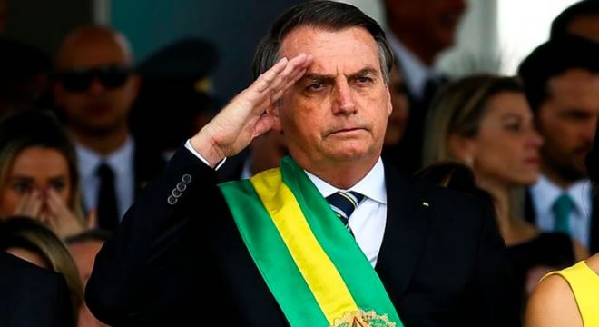 Juazeirense denuncia presidente Jair Bolsonaro por crime de responsabilidade