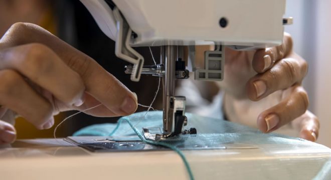 Senac remunera costureiras para produção de máscaras que serão doadas