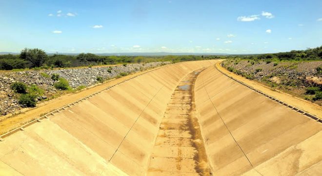 Bolsonaro deve vir ao Ceará para a chegada das águas da Transposição