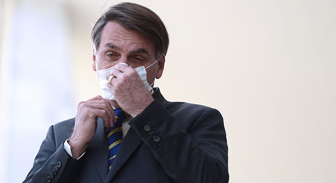 AGU entrega exames de coronavírus de Bolsonaro ao STF e informa que resultado deu negativo