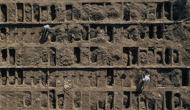 Mortos pelo novo coronavírus no mundo superam os 300 mil