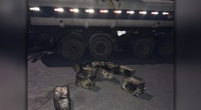 PF apreende 540 quilos de cocaína dentro de caminhão-tanque no Ceará