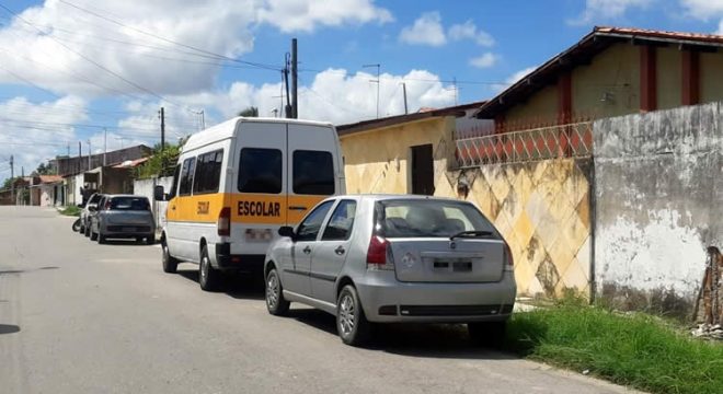 Casal de irmãos é morto a tiros dentro de casa da mãe no Ceará