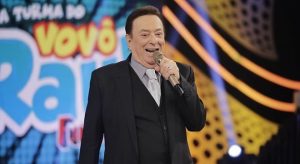 Raul Gil recebe alta do hospital após ficar cinco dias internado