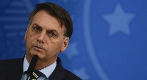 Bolsonaro deve vetar auxílio emergencial de R$ 600 para manicures e barbeiros