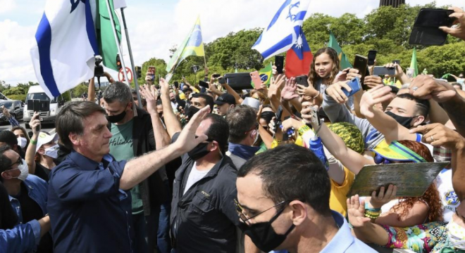 Justiça Federal obriga Jair Bolsonaro a usar máscara em espaços públicos do DF