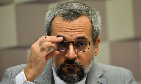 Ex-ministro da Educação Abraham Weintraub já está nos Estados Unidos, confirma governo