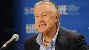 Morre Joel Schumacher, diretor de 'Batman e Robin' e 'Número 23'