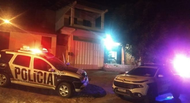 Dono de mercantil é morto a tiros por falsos clientes dentro do próprio comércio