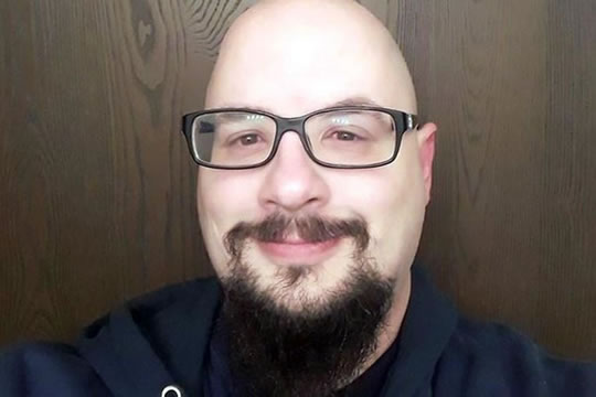 Filho mata o pai de 92 anos à pauladas por achar que ele era um vampiro