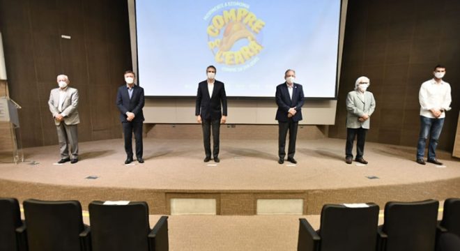 Campanha Compre do Ceará lança segunda fase com a presença de Camilo Santana