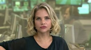 GloboNews mostra protesto de mulher nua no lugar de entrevista