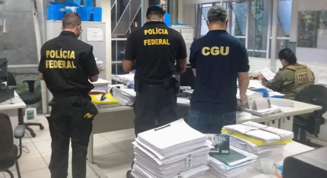 PF faz buscas na casa do governador do Piauí e no gabinete da primeira-dama