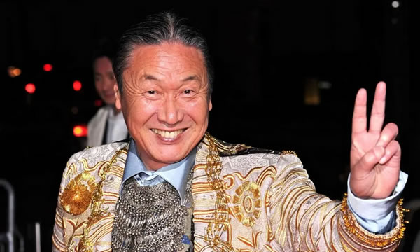 Morre o estilista japonês Kansai Yamamoto, que definiu o estilo de David Bowie