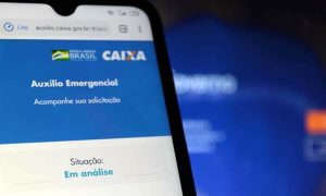 País ainda tem 10 milhões de pedidos sem resposta por auxílio emergencial