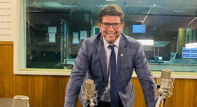 Mário Frias diz que Bolsonaro ainda quer criar cargo para Regina Duarte