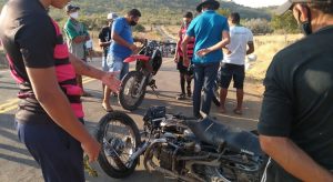 Colisão de motos em Lavras da Mangabeira deixa três feridos