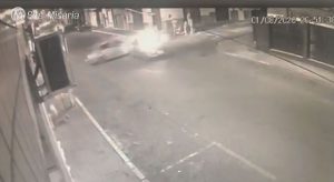 Veja o flagrante de grave acidente no centro de Crato