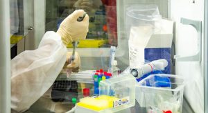 Brasil registra 3,3 milhões de casos e 107,2 mil mortes pela Covid-19