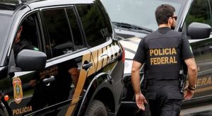 PF cumpre mandados contra empresário, advogado e estrangeiros suspeitos de lavagem de dinheiro no CE