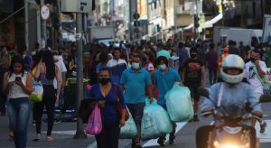 População do Brasil passa de 211,7 milhões de habitantes, estima IBGE