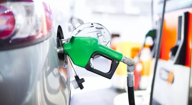 Gasolina com novo padrão deve ser R$ 0,04/L mais cara e até 6% mais econômica