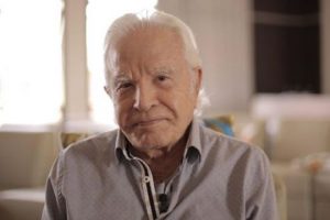 Cid Moreira confessa que apresentou Jornal Nacional de bermuda e explica o motivo