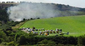 Trem descarrila no nordeste da Escócia e há feridos graves