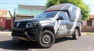 Homem é morto a pedradas após esfaquear 4 pessoas e agredir idoso