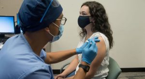 Rússia anuncia que vai conceder registro para vacina contra Covid-19 na próxima semana