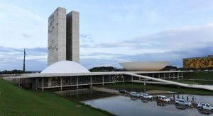 Salário de servidor consome 3,5 vezes o gasto com saúde