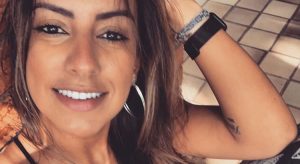 Filha de Queiroz suspendeu repasses após rumores de investigação aos Bolsonaro