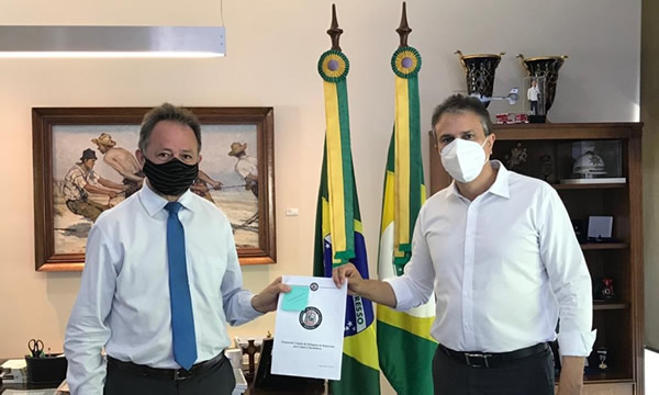Criação da Delegacia de Repressão aos Crimes Cibernéticos no Ceará é entregue a Camilo
