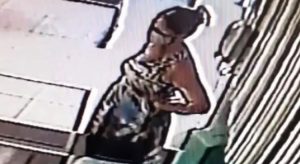 Mulher finge gravidez e engana o marido e a família por nove meses