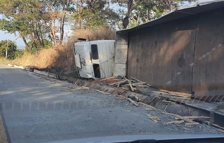  Acidentes com alguns feridos e danos materiais em Juazeiro, Crato e Mauriti