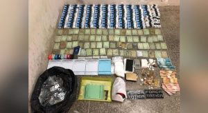 Homem é preso com drogas e receitas de remédios tarja preta
